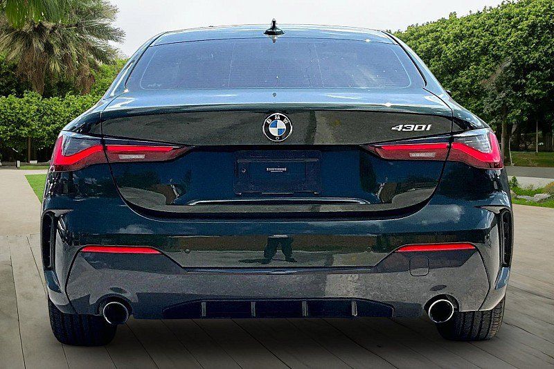 Used 2021 BMW 430i Coupe w/ M Sport Package RWD image 3
