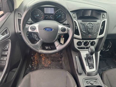 Used 2014 Ford Focus SE w/ SE Winter Package FWD image 11