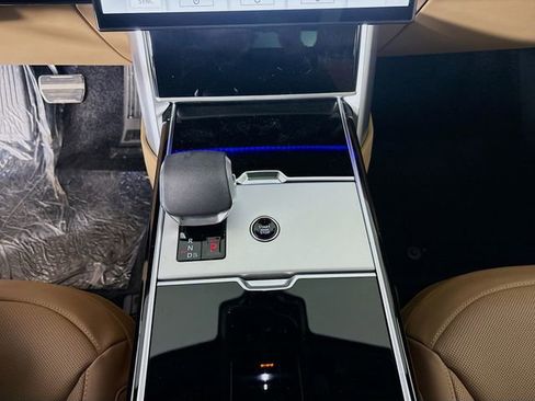 New 2026 Land Rover Range Rover SE image 18