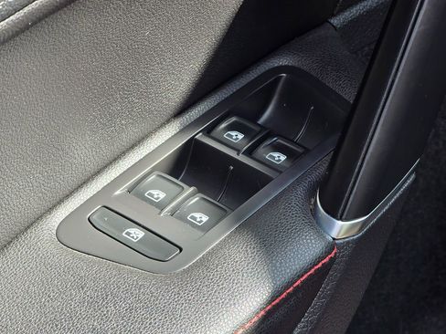 Used 2021 Volkswagen GTI SE image 29