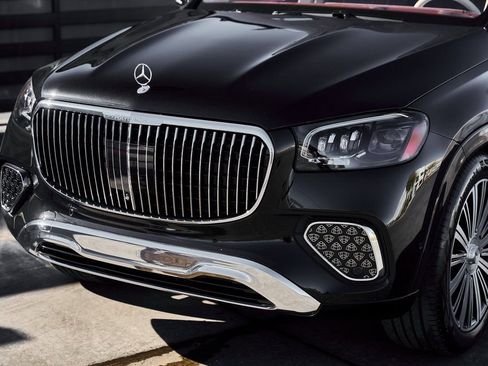 Used 2026 Mercedes-Benz Maybach GLS 600 4MATIC image 7