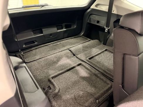 Used 2018 Volkswagen Tiguan SE AWD/4WD image 23