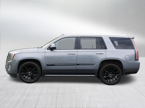 Used 2020 Cadillac Escalade Premium Luxury w/ Escalade Sport Edition AWD/4WD image 4