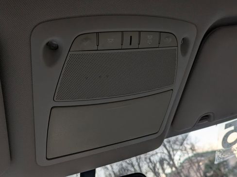 Used 2015 Nissan Rogue SV image 21