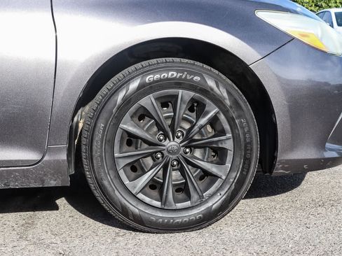 Used 2017 Toyota Camry LE image 9