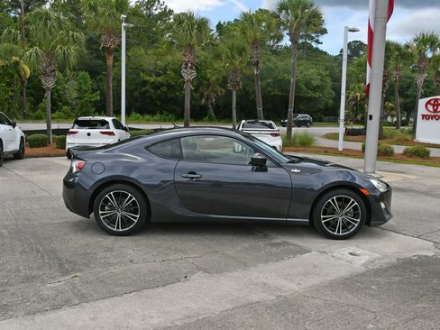 Used 2013 Scion FR-S RWD image 2
