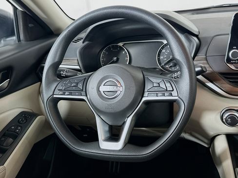 Used 2025 Nissan Altima 2.5 SV image 18