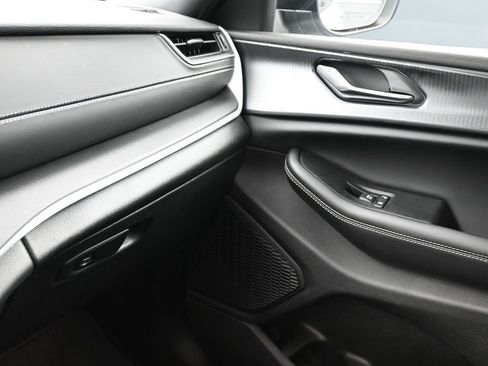 New 2026 Jeep Grand Cherokee Laredo X AWD/4WD image 19