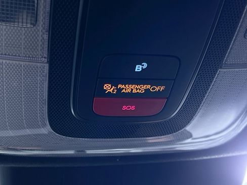 Used 2025 Hyundai Elantra SEL image 29