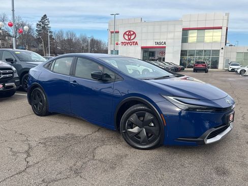 Used 2024 Toyota Prius Prime SE image 1