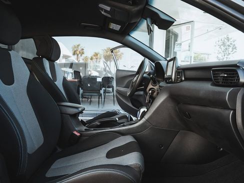 Used 2019 Hyundai Veloster 2.0 image 12