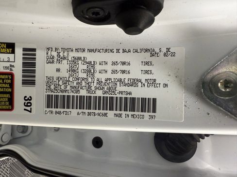 Used 2022 Toyota Tacoma TRD Off-Road image 16