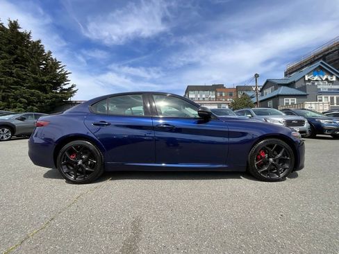 Used 2020 Alfa Romeo Giulia AWD w/ Quick Order Package 22J Sport image 9