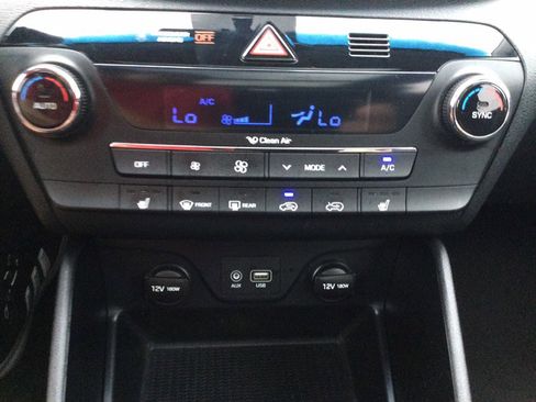 Used 2018 Hyundai Tucson Value AWD/4WD image 32