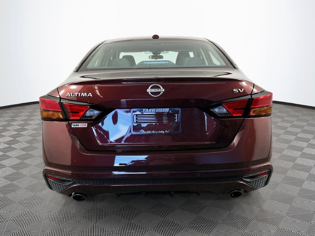 Certified 2024 Nissan Altima 2.5 SV w/ SV Premium Package FWD image 10