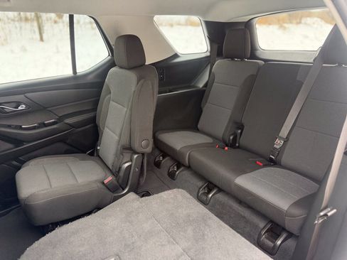 Used 2021 Chevrolet Traverse LT AWD/4WD image 11