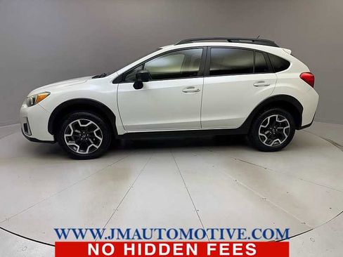 Used 2016 Subaru Crosstrek 2.0i image 2