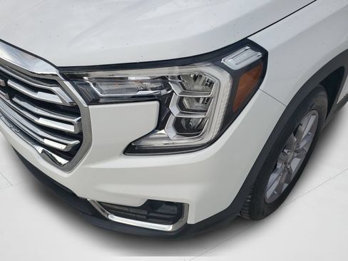Used 2024 GMC Terrain SLT FWD image 24