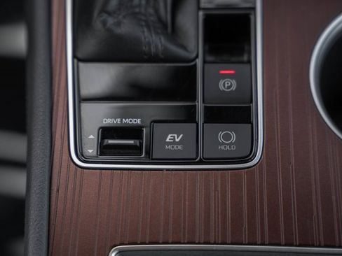 Used 2021 Toyota Sienna XLE image 27