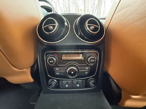 Used 2016 Jaguar XJ R-Sport image 19