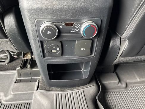 Used 2021 Ford Explorer XLT w/ Equipment Group 202A RWD image 31