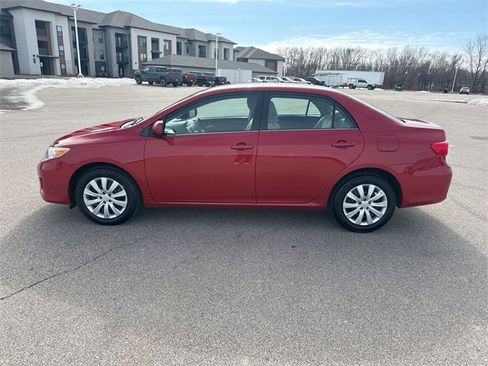 Used 2013 Toyota Corolla LE image 10