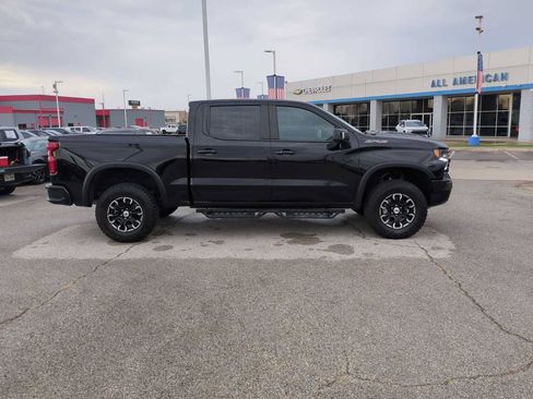 Used 2025 Chevrolet Silverado 1500 ZR2 w/ Technology Package AWD/4WD image 9