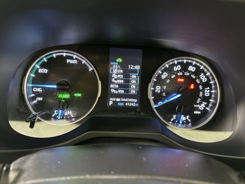 Used 2021 Toyota RAV4 LE image 48