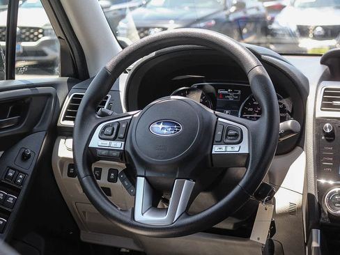 Used 2017 Subaru Forester 2.5i Premium AWD/4WD image 19