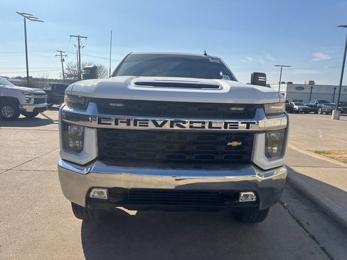 Used 2021 Chevrolet Silverado 2500 LT w/ Convenience Package image 2