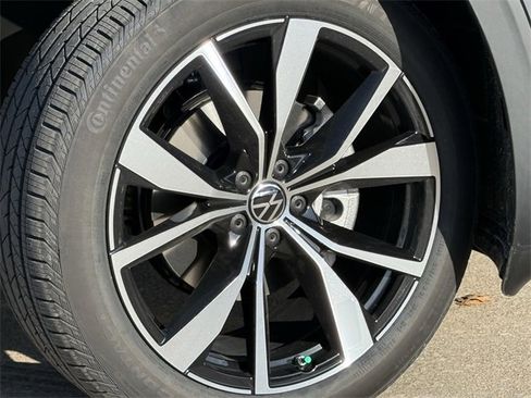 New 2026 Volkswagen Atlas SEL Premium R-Line image 7