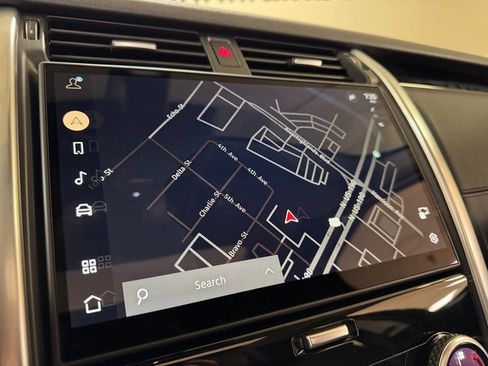 Used 2024 Land Rover Discovery S image 14