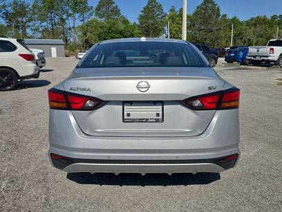 Used 2024 Nissan Altima 2.5 SV