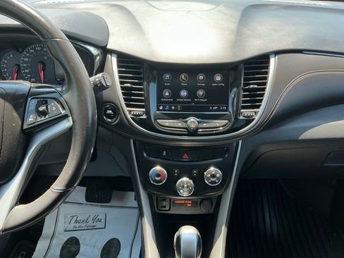 Used 2018 Chevrolet Trax LT w/ LT Convenience Package AWD/4WD image 25