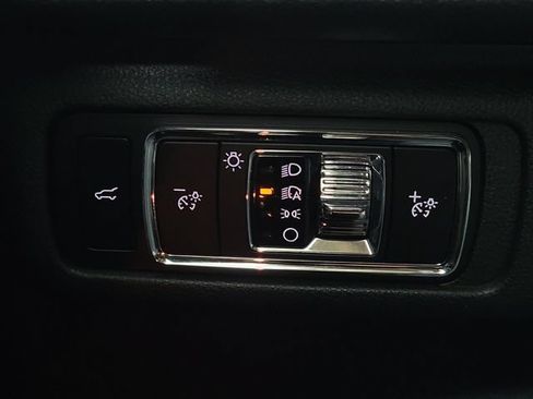 Used 2025 Lincoln Corsair Reserve FWD image 34