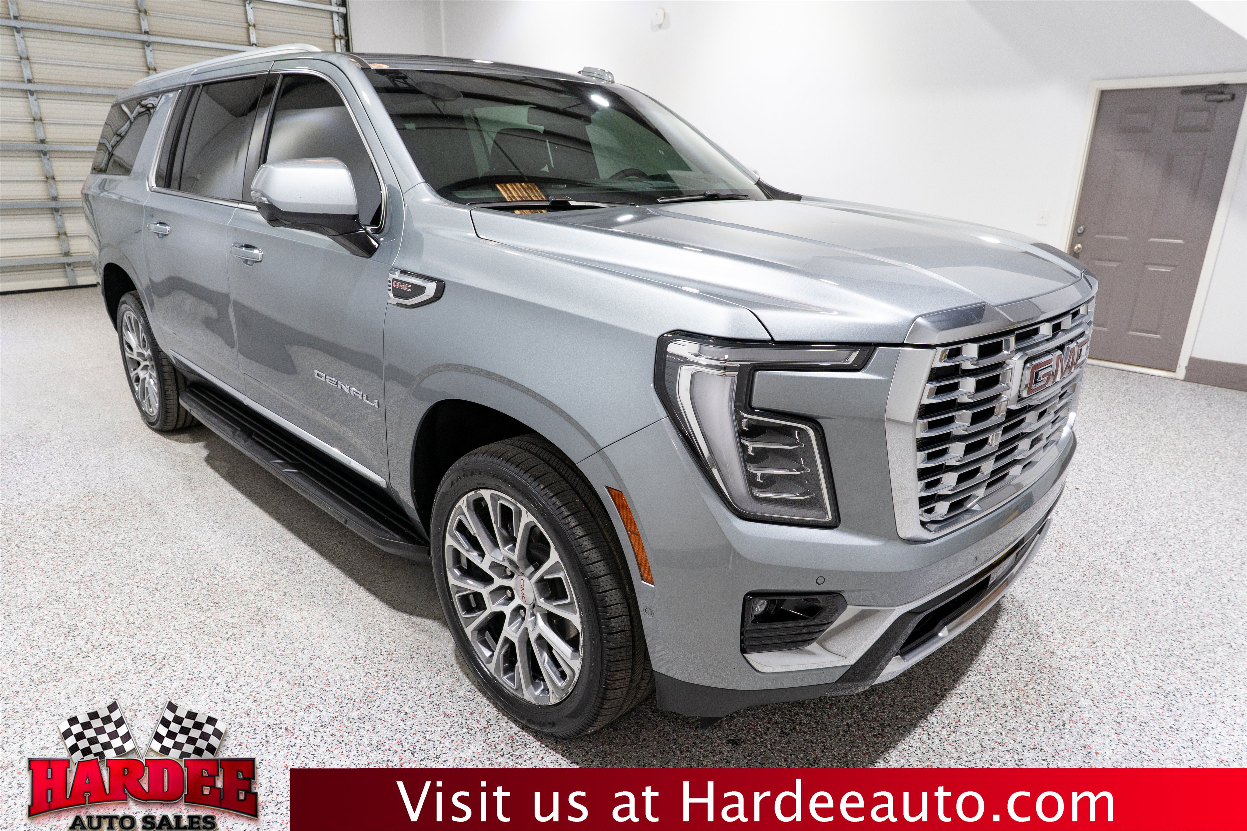 Used 2025 GMC Yukon XL Denali AWD/4WD image 6