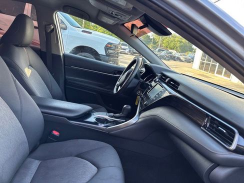 Used 2019 Toyota Camry LE image 13
