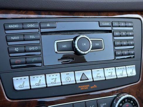 Used 2015 Mercedes-Benz SL 63 AMG image 30