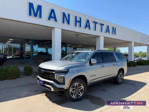 Used 2025 Chevrolet Suburban Z71 AWD/4WD image 1