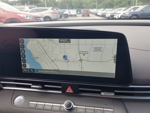 Used 2025 Hyundai Elantra SEL image 26