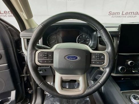 Used 2022 Ford Expedition XLT image 11