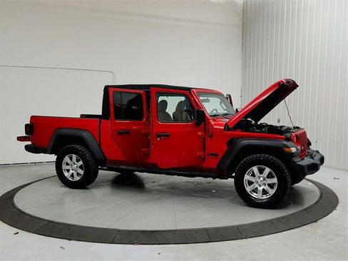 Used 2020 Jeep Gladiator Sport w/ Quick Order Package 24S image 9