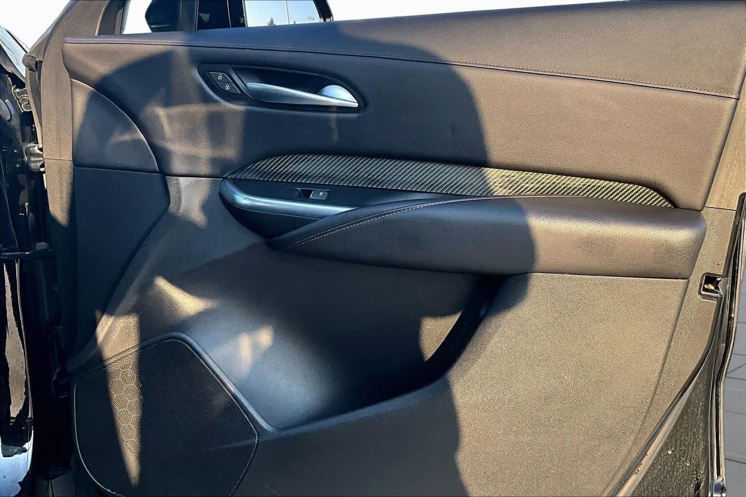 Used 2019 Cadillac XT4 Sport w/ Cold Weather Package FWD image 20