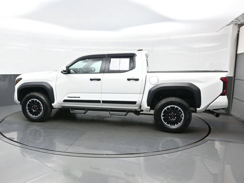 Used 2024 Toyota Tacoma TRD Off-Road w/ TRD Off Road Upgrade Package AWD/4WD image 3