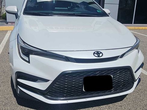Used 2023 Toyota Corolla SE w/ Carpet Mat Package (TMS) image 2