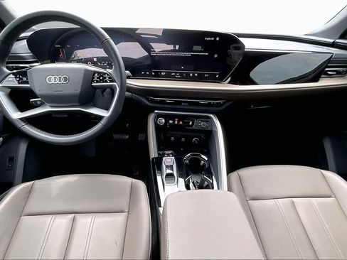 Used 2025 Audi Q5 Premium w/ Convenience Package AWD/4WD image 16