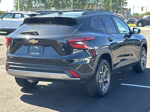 Certified 2024 Chevrolet Trax LT w/ Driver Confidence Package FWD image 4