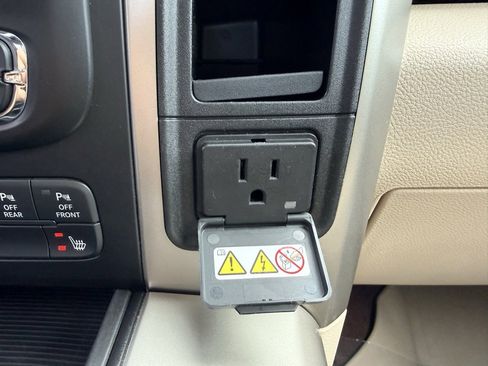 Used 2015 RAM 1500 Big Horn image 34