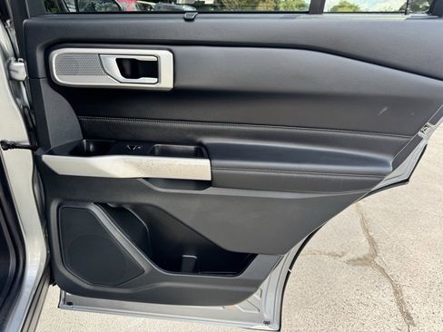 Used 2022 Ford Explorer Limited w/ Equipment Group 301A image 28