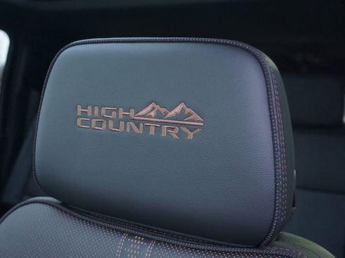 New 2026 Chevrolet Suburban High Country image 11